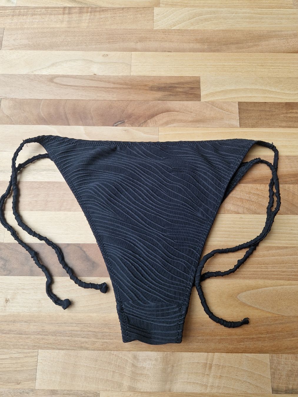 H&M Costumi da bagno & Bikini: Schwarze Bikinihose Grösse S – Usato da Lyss venduto da katelisa 1
