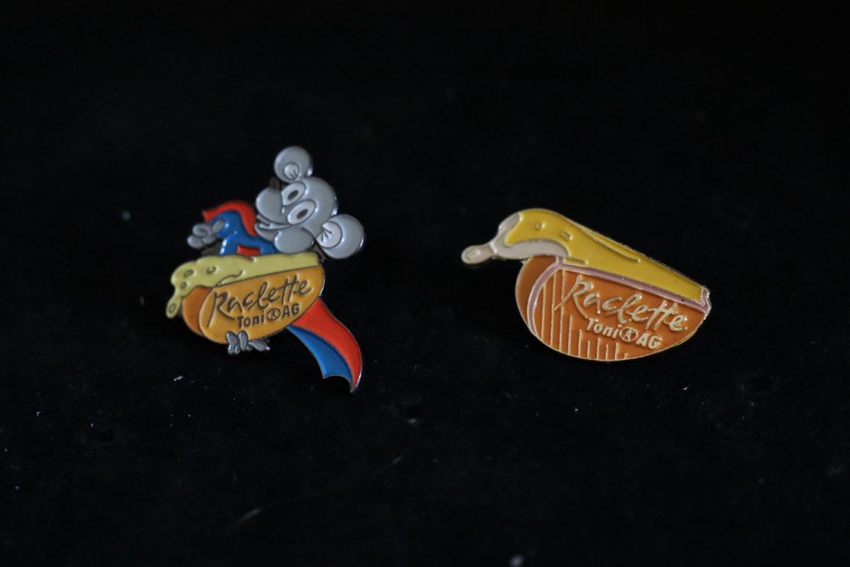 Placchette & Badge: Raclette Toni PIN‘s – Usato da Ottenbach venduto da siiinnaa_77