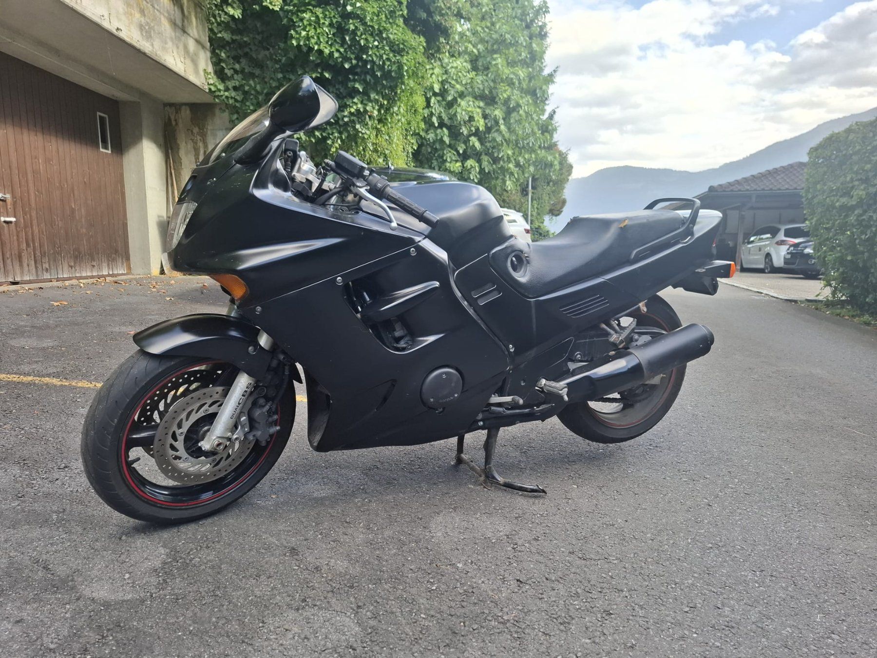 Honda Strada: Honda CBR 1000 F – Usato da Walchwil venduto da nik_9jgx