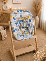 Stokke Tripp Trapp "Newbornaufsatz" mit Bezug mit 5 Punkgurt
