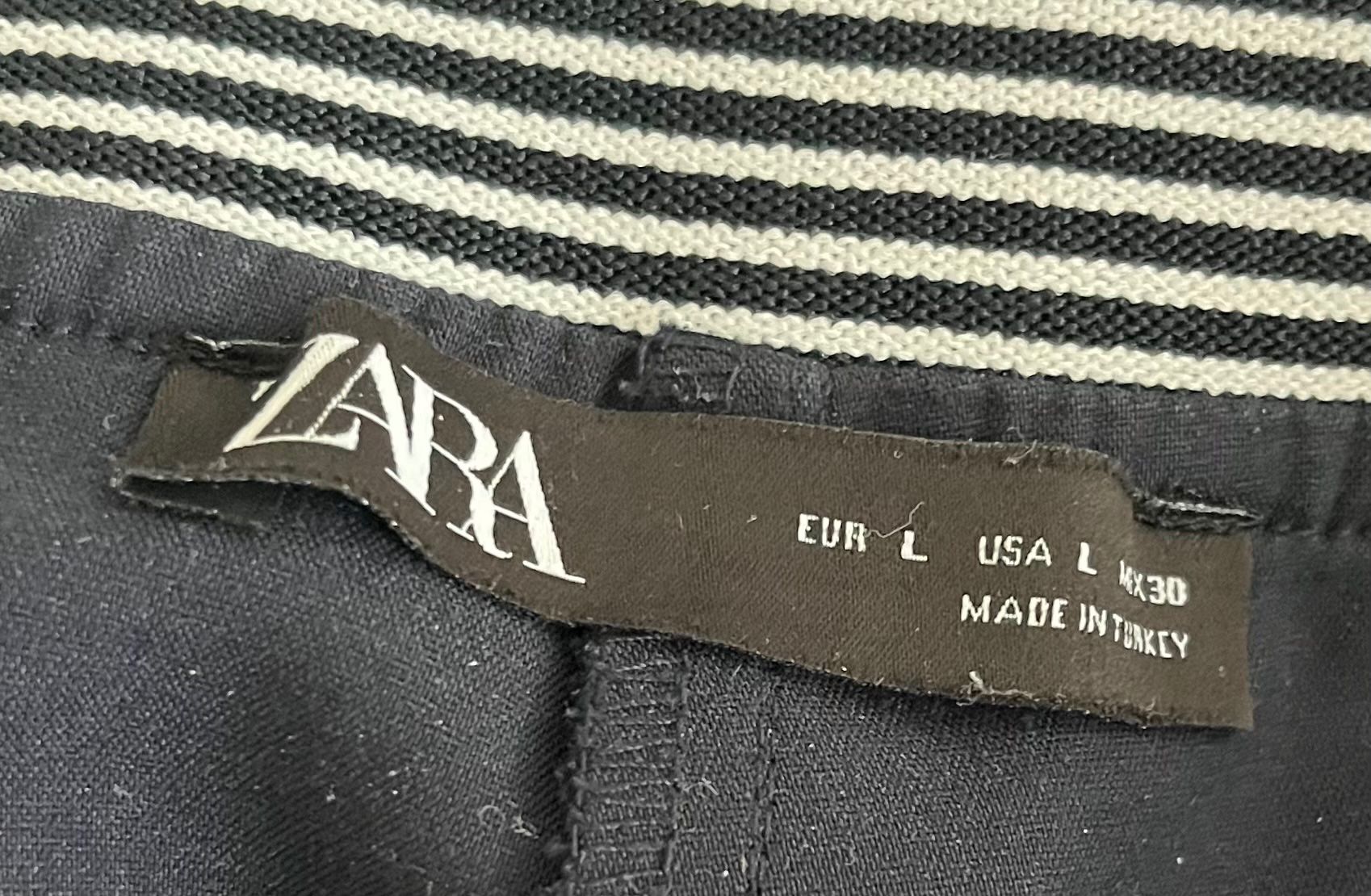 Zara Pantaloni: Zara Hose dunkelblau L – Usato da Basel venduto da When99 2