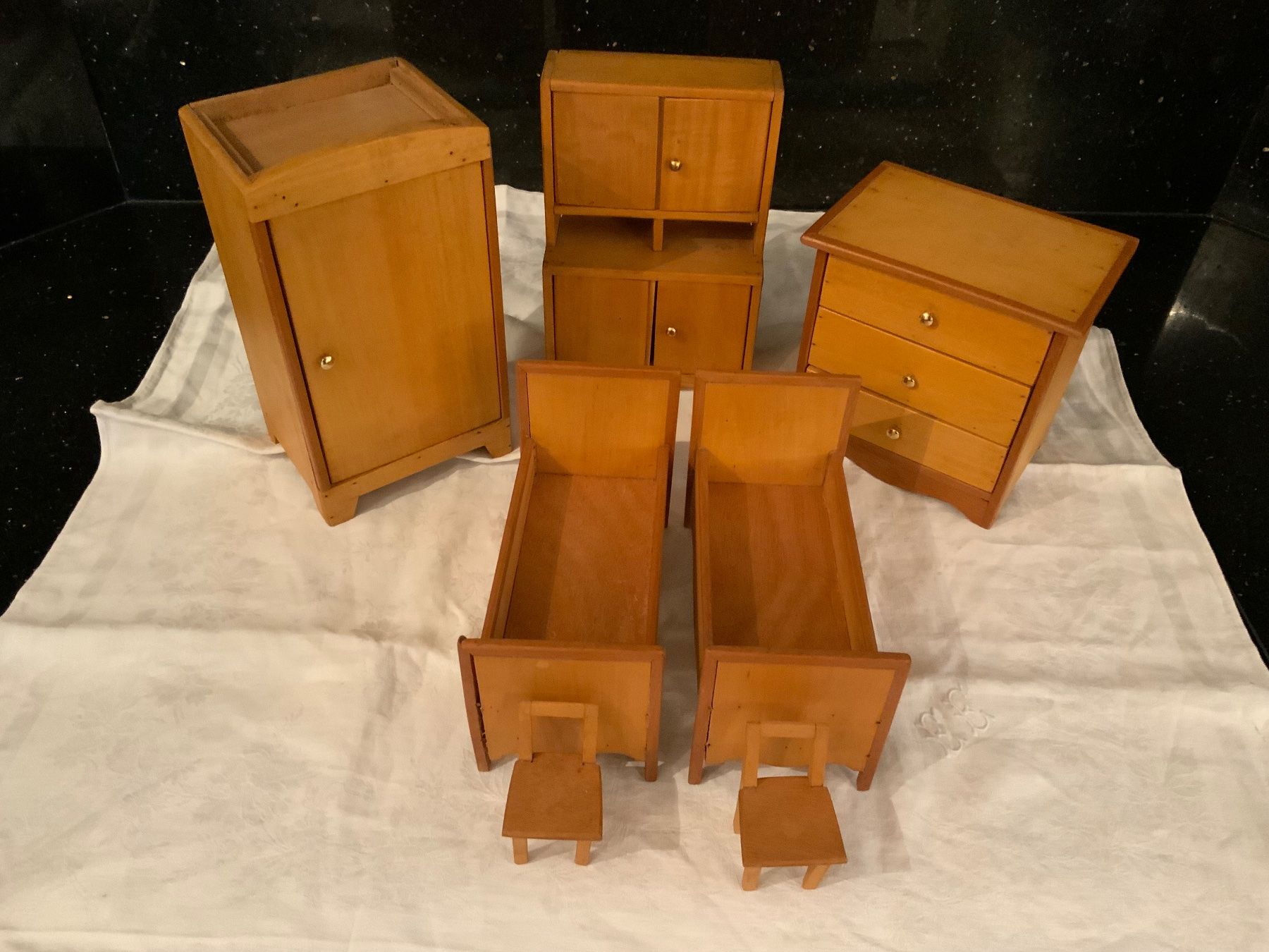 Giocattoli: Puppenstube Möbel – Usato da Münchenbuchsee venduto da kruseli