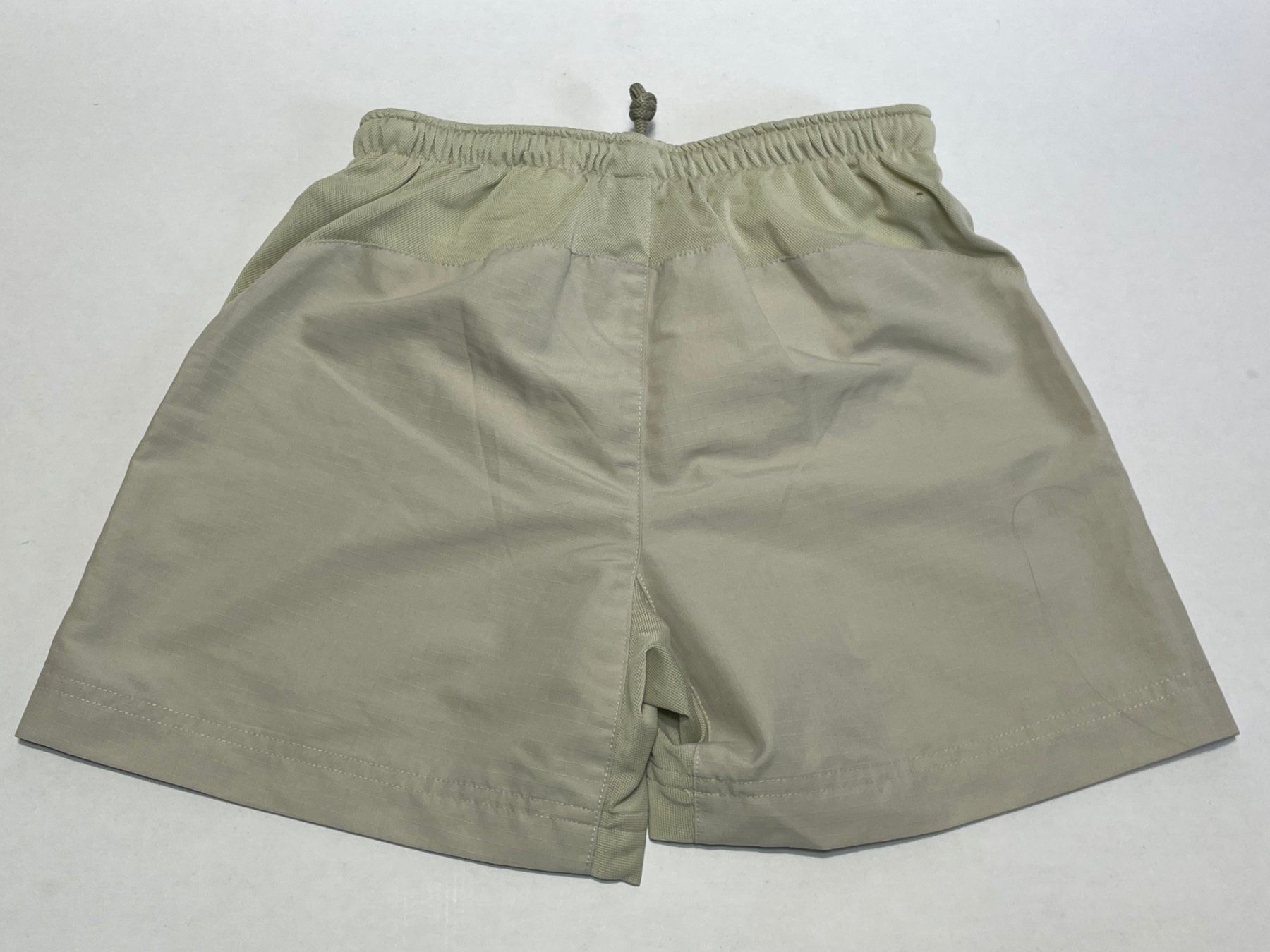 Nike Pantaloni: Vintage Y2K Nike Short Rip Stop Gr S – Usato da Zürich venduto da le_souk 1