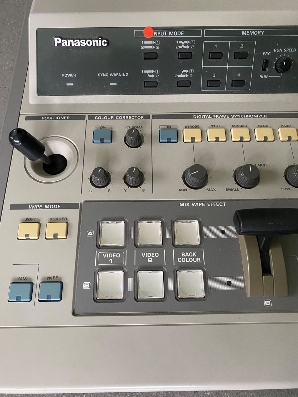 Panasonic Console di mixaggio: Panasonic WJ-MX12 Mixer – Usato da Anglikon venduto da Couture-Shop 7