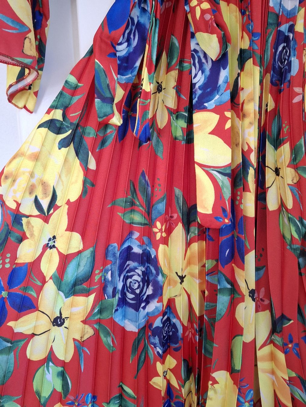 Vestiti: Robe fleurie rouge S/M mide italienne – Usato da Lausanne venduto da Cognitia 2