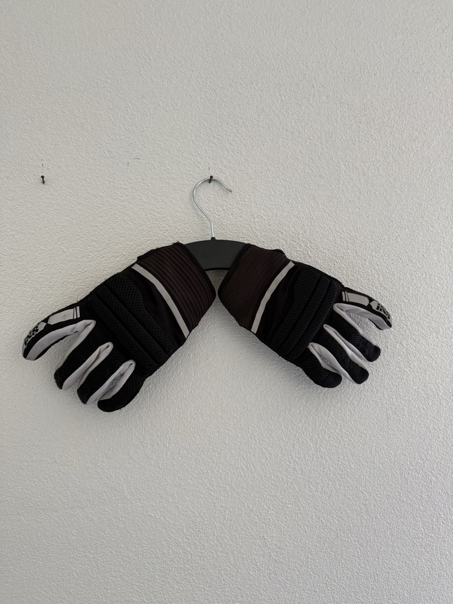 IXS Gants & mitaines : IXS Motorrad Handschuhe – D'occasion à Sempach par pba_9q9n