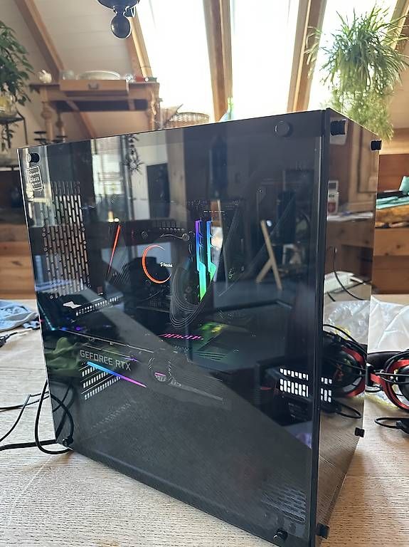 PC: Gaming PC zum verkauf – Usato da Rickenbach LU venduto da Eliasamberg