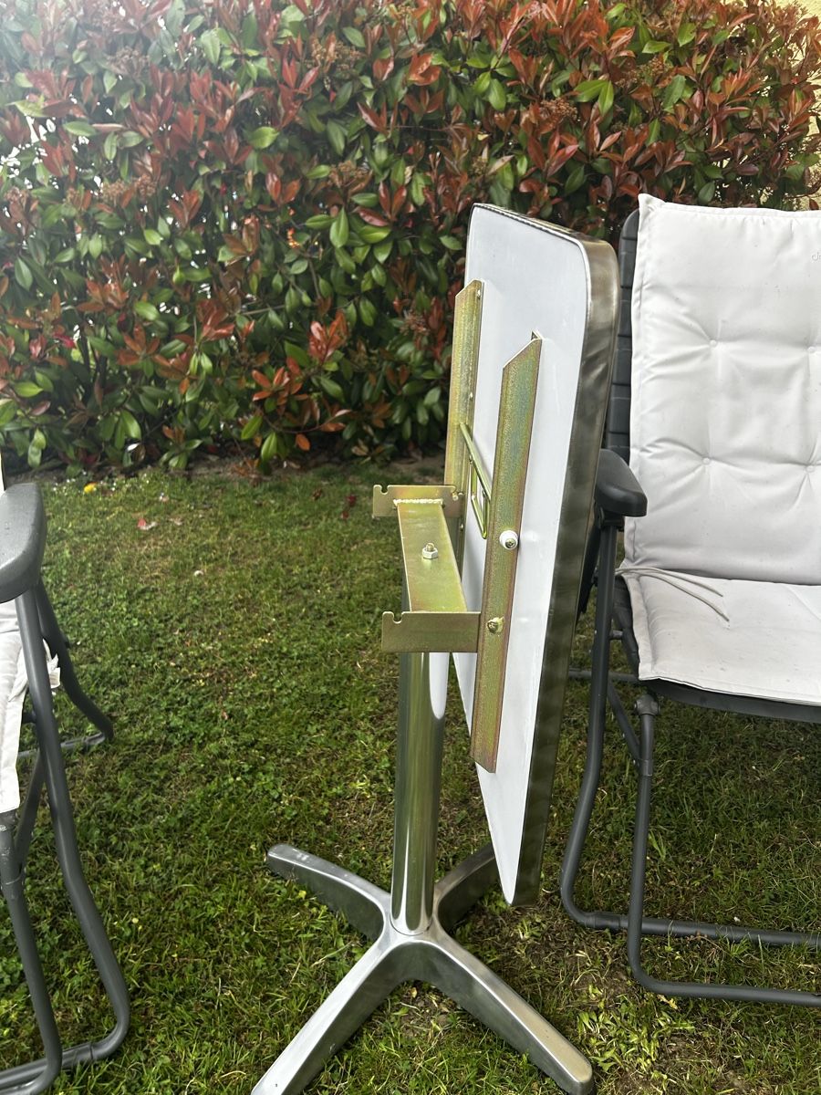 Set di tavolo e panche: Garten Set Tisch / 2 Stühle – Usato da Thun venduto da Anni1977 3