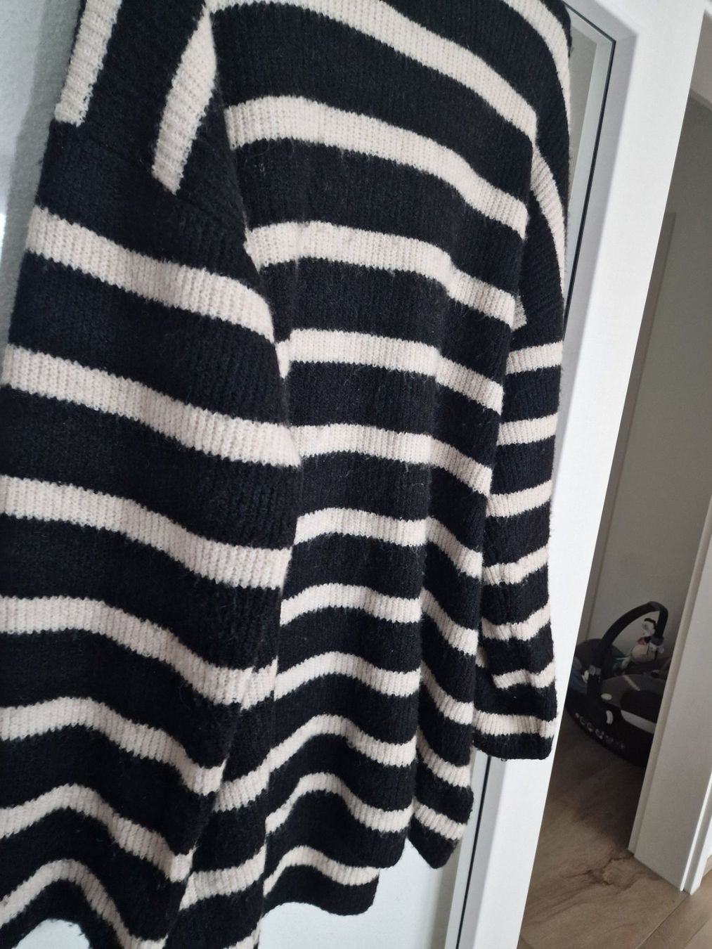 H&M Pullover & Sweatshirts: H&M Streifenpullover Oversize – Gebraucht aus Altishausen von ter_58nj 1