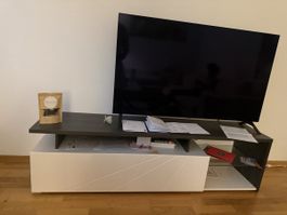 TV-Lowboard, weiss/dunkelbraun, mit Glaselementen und Schieb