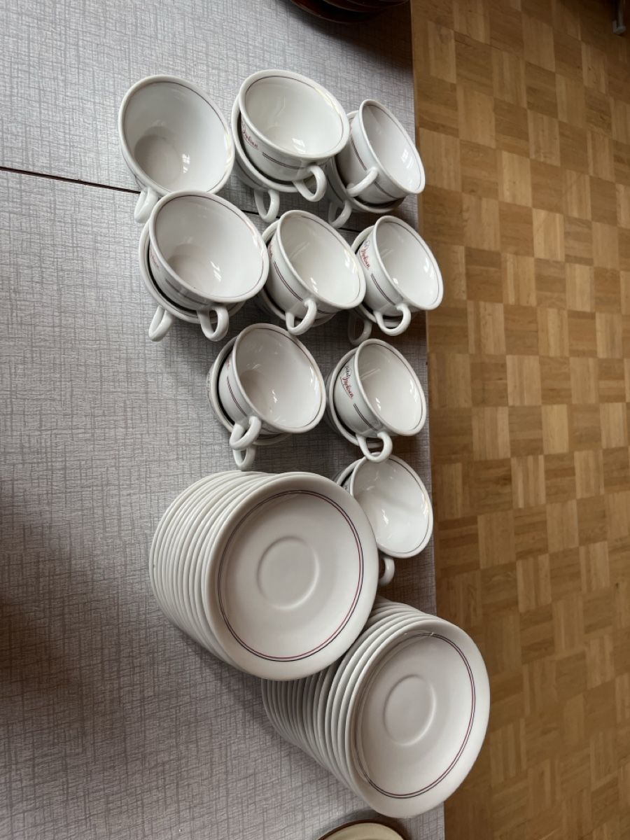 Set di piatti: Altes Langenthal Porzellan – Usato da Huttwil venduto da kim_f87x 1