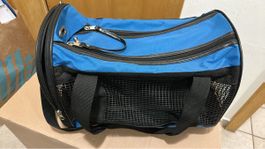 Praktische, blaue Hunde- und Katzentragetasche zu verkaufen!