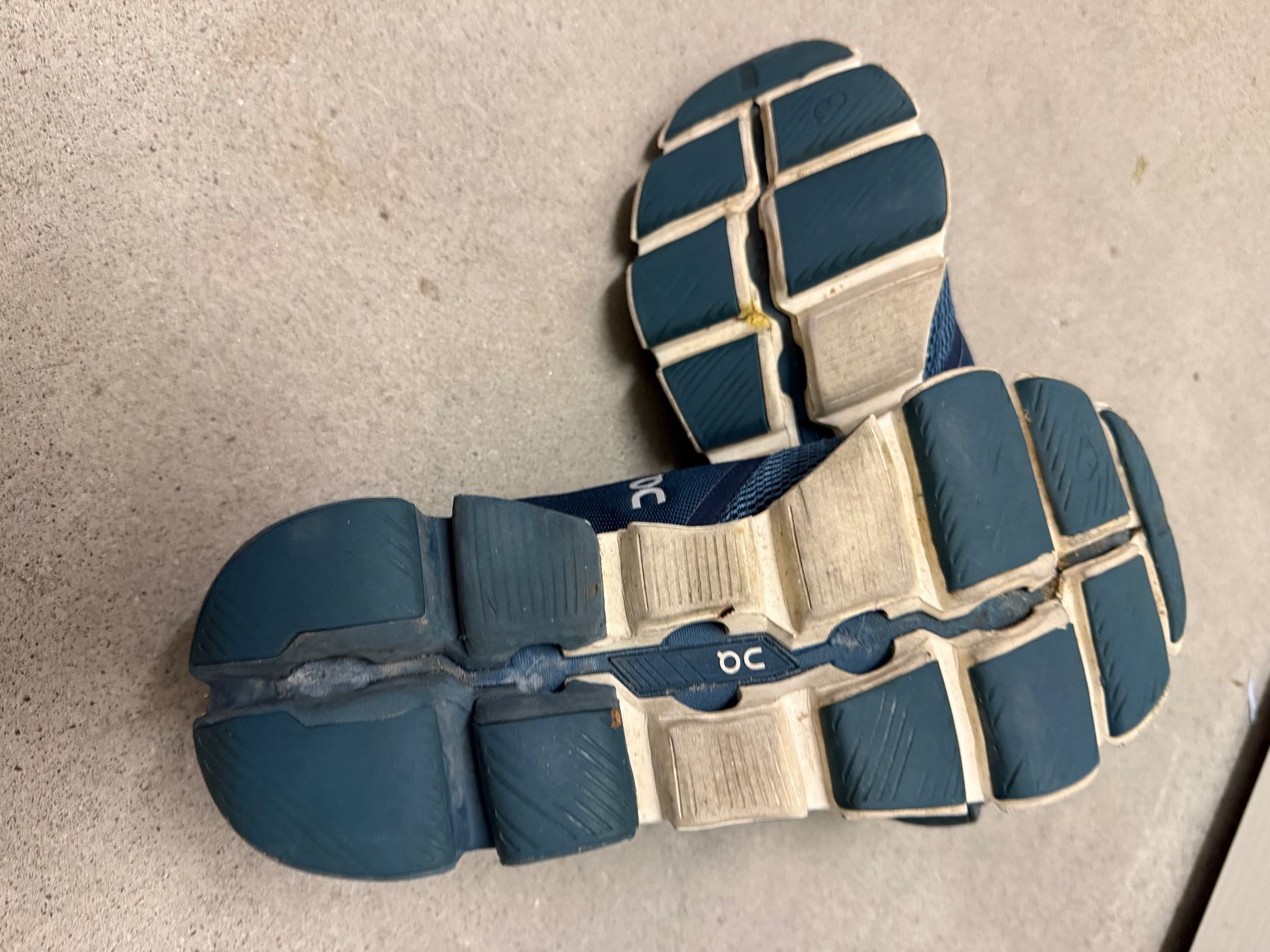 Scarpe da donna: OC DAMEN SNEAKERS – Usato da Zürich venduto da flo_7cvq 1