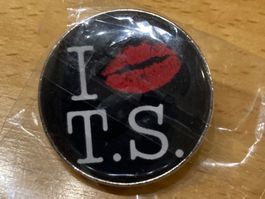 Taylor Swift Pin Anstecker Punk Metal Rock Band