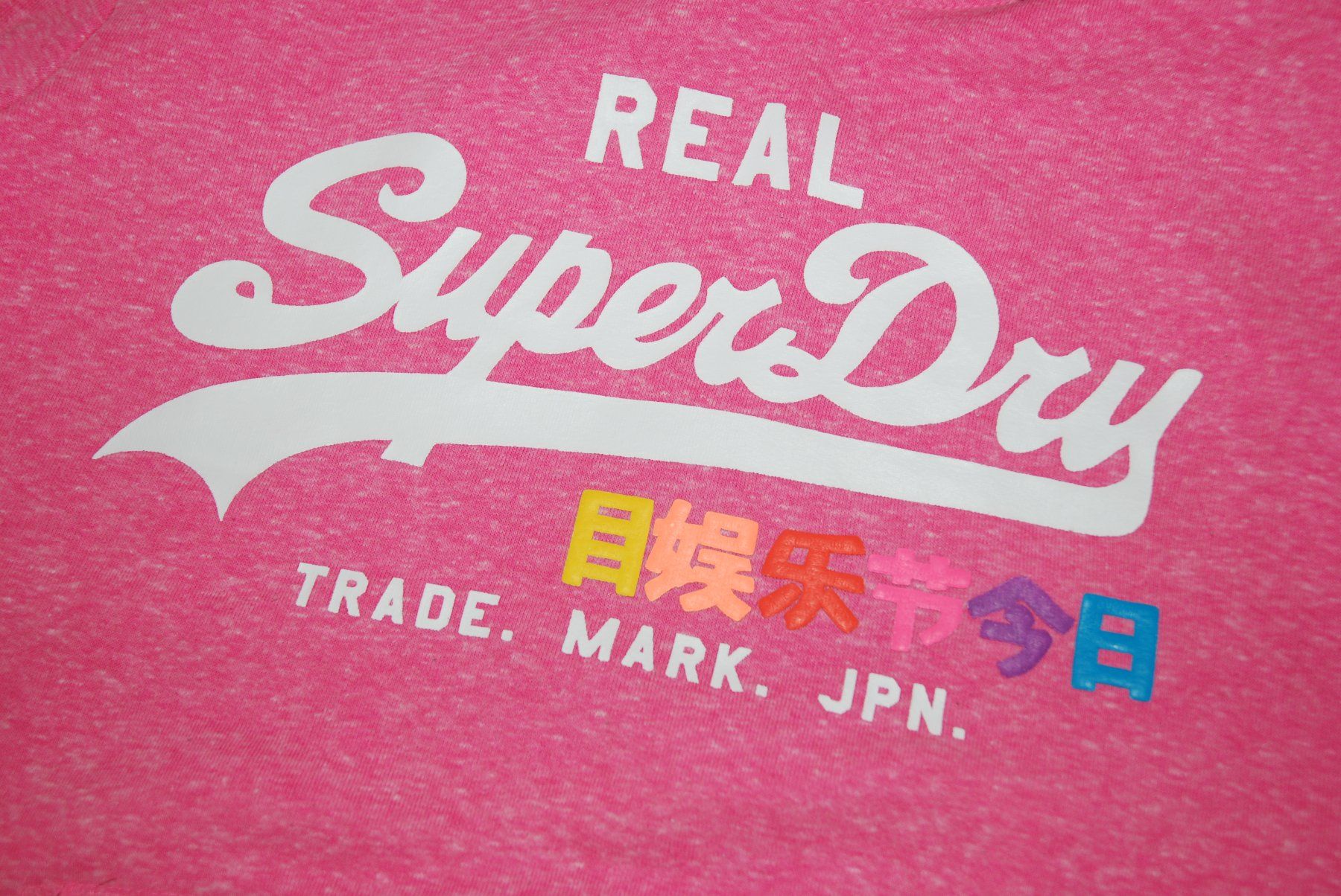 Superdry Maglioni & Felpe: Kapuzenpullover Superdry, pink mit Print, Gr. 40 – Usato da Laupen BE venduto da sabale 2