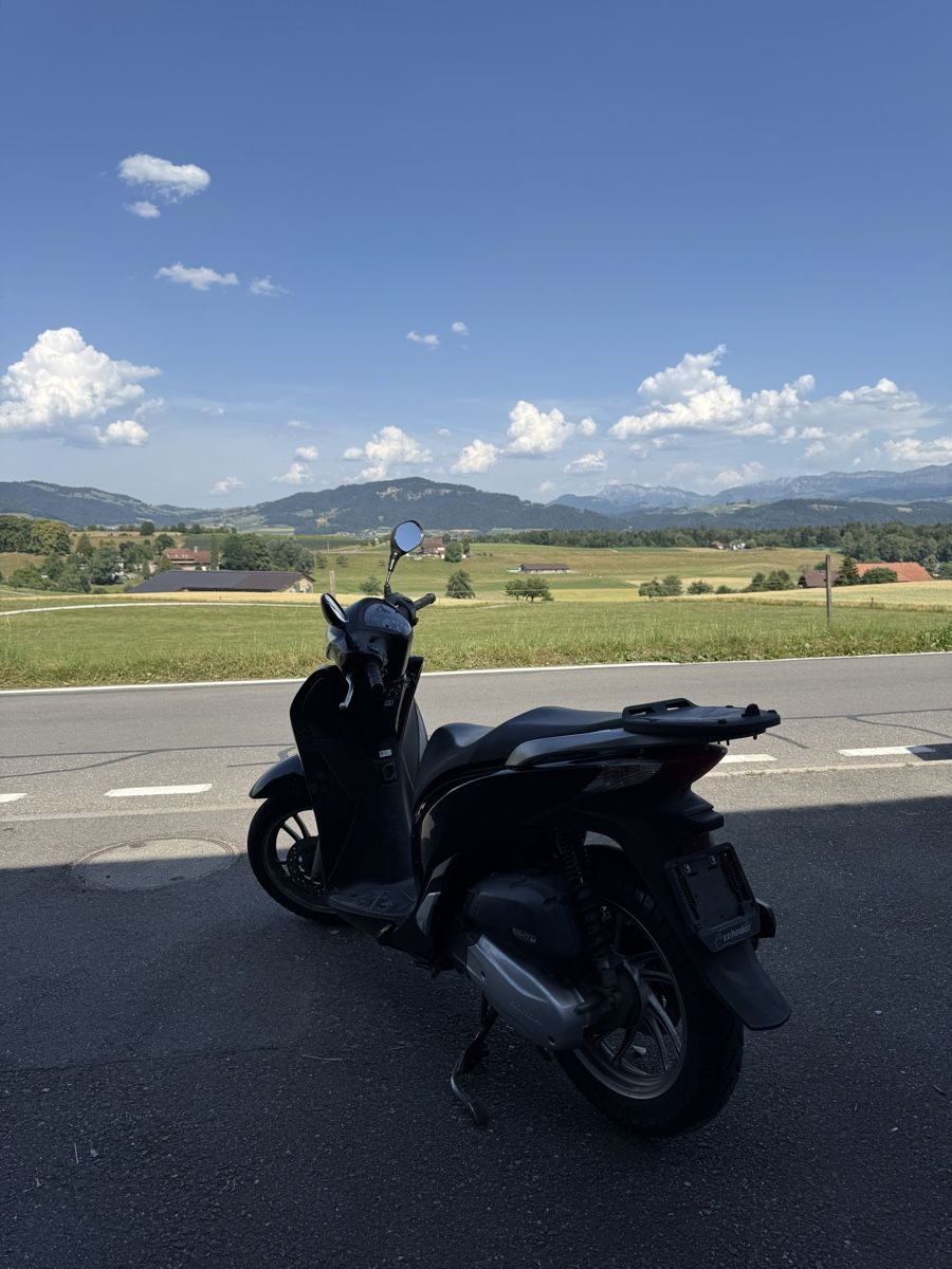 Honda Strada: Roller Honda SH125i defekt – Difettoso da Köniz venduto da fab_g7cq 1