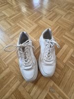 weisse Damensneakers mut Glitzer