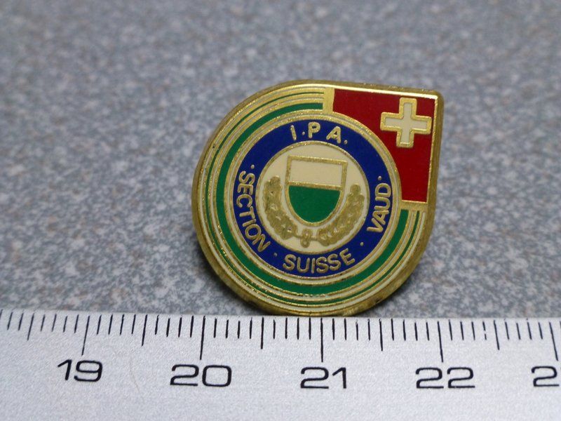 Placchette & Badge: PIN PINS POLIZEI POLICE ABZEICHEN – Usato da Gränichen venduto da Jumbo77