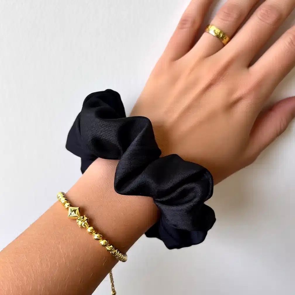 Accessori per capelli: Scrunchie - Solid Black - Dupioni Seide - Handgemachte -Neu! – Nuovo e nell'imballaggio originale da Vals venduto da ABA-Atelier 2