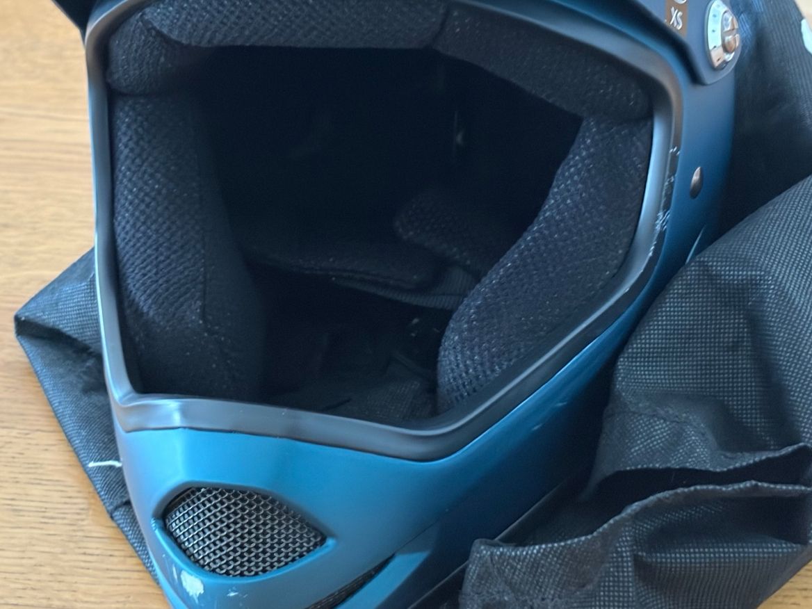 Bell Caschi: Casque intégrale enfants – Usato da Biel/Bienne venduto da cri_9h2y 1