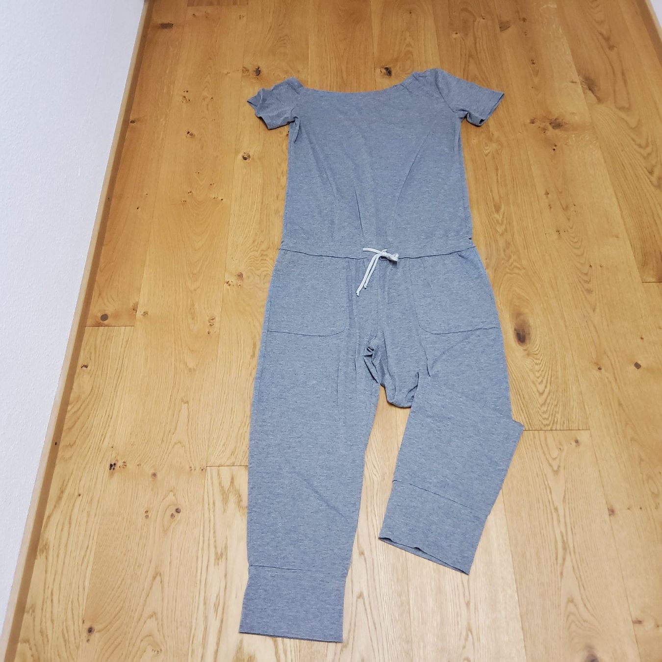 Lotti di vestiti: Kleiderpacket: Jumpsuit,  Schal – Usato da Naters venduto da 3904Naters 3