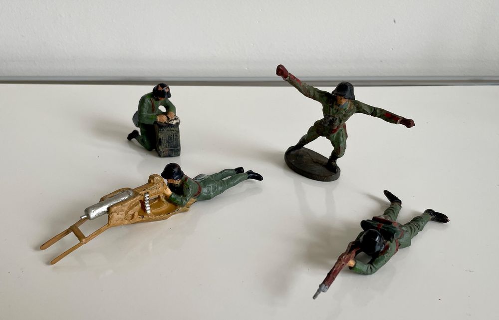 4x Spielzeugfiguren Elastolin Schweizer Armee 3