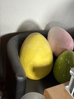 Drei grosse Ostereier bemalt mit Blumenmuster gebraucht