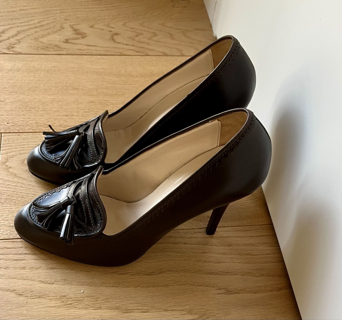 Navyboot Chaussures femmes: NAVYBOOT Leder Pumps braun Gr. 38 – D'occasion à Zürich par Monini2 1
