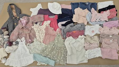 Sehr schönes kleider paket inkl Mäntel gr 86 mädchen 