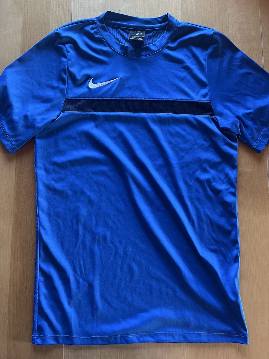 Nike Canottiere & Pantaloni: Nike Sportshirt S – Usato da Buchs AG venduto da lucazubi7