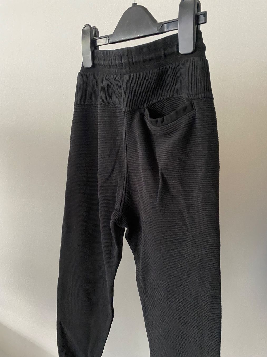 Zara Pantaloni: Zara Jogginghose Gr 128 – Usato da Zürich venduto da AninANILOKIN 2