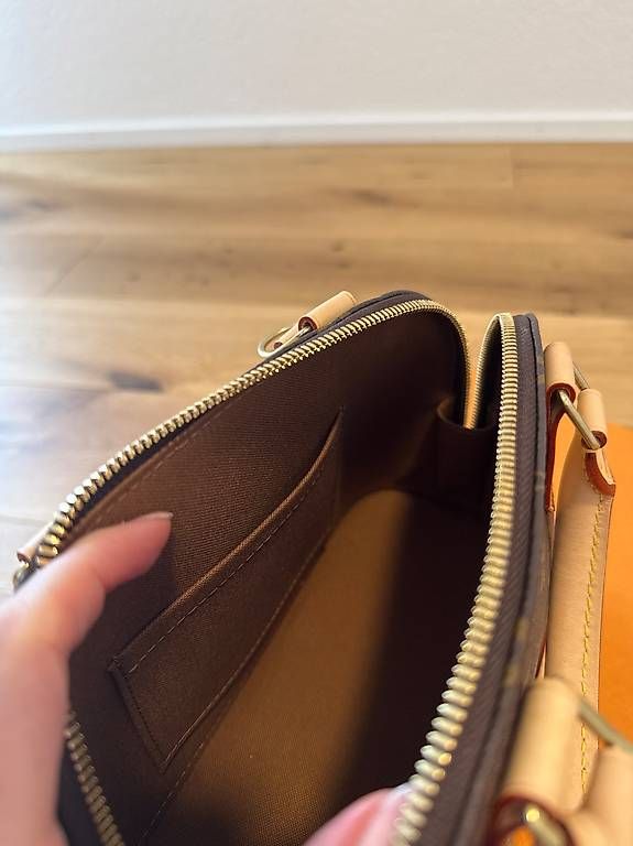 Taschen für Damen: Louis Vuitton Alma BB Monogram Canvas – Gebraucht aus Frauenfeld von Ariuki 4