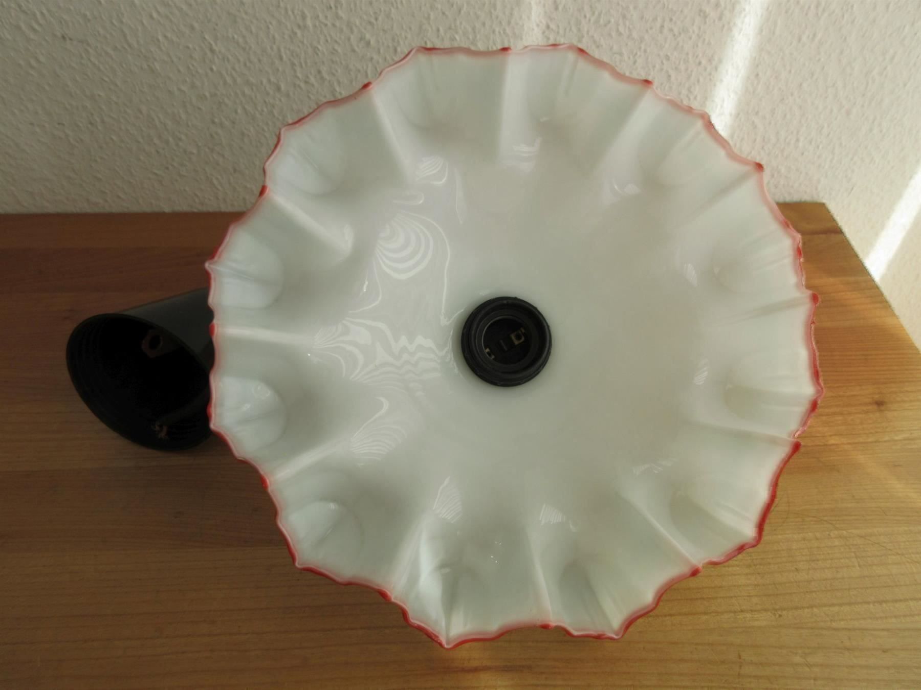 Lampadari & plafoniere: Weisse Hängelampe mit rotem Rand – Usato da Binningen venduto da Oldfashion 3
