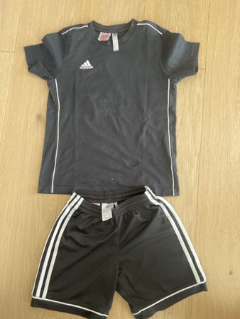 Adidas Set, T-Shirt und Shorts, Grösse 152, Top Zustand