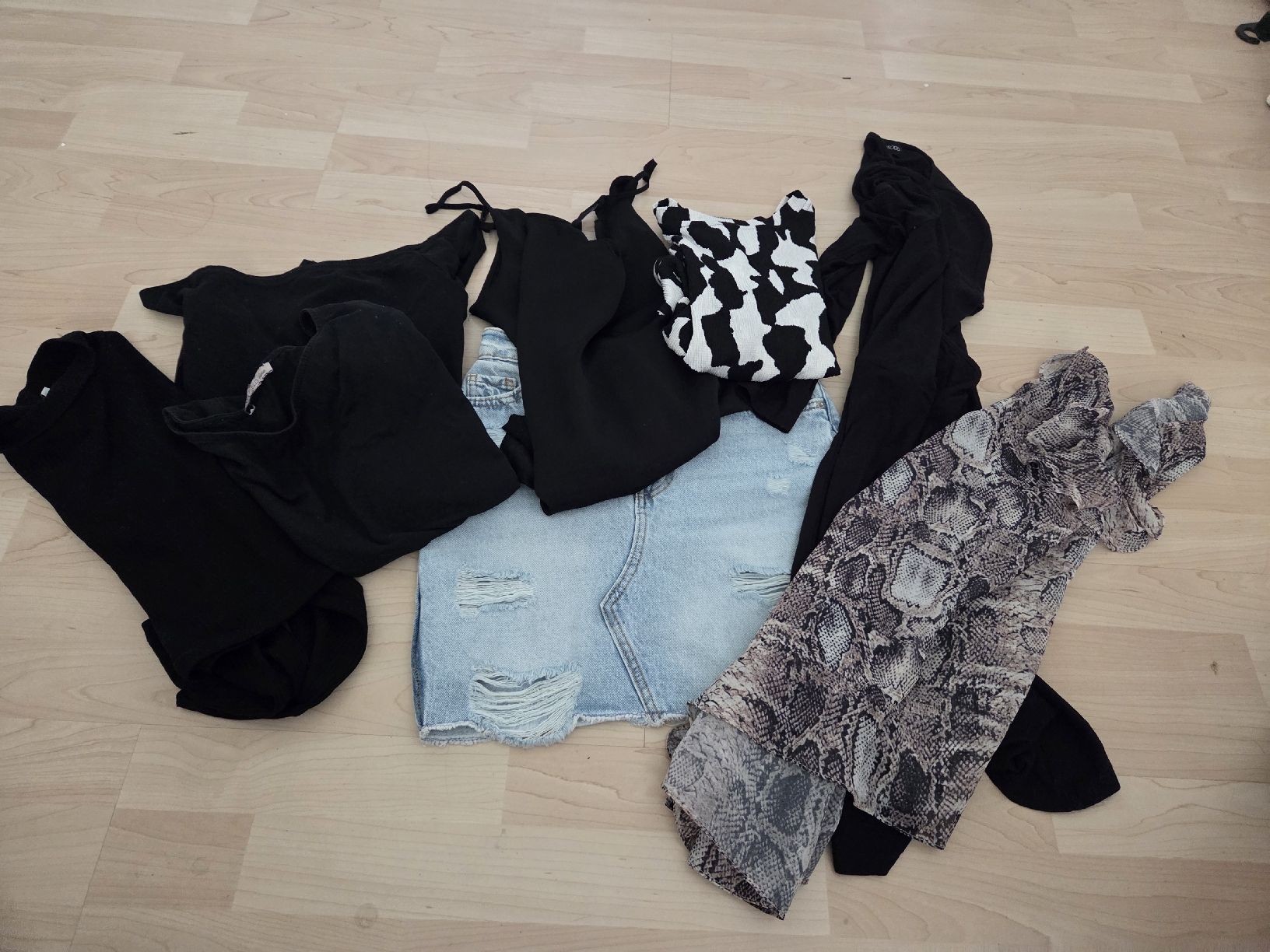 Lotti di vestiti: Kleiderpaket xs/s – Usato da Selzach venduto da fam.pauli