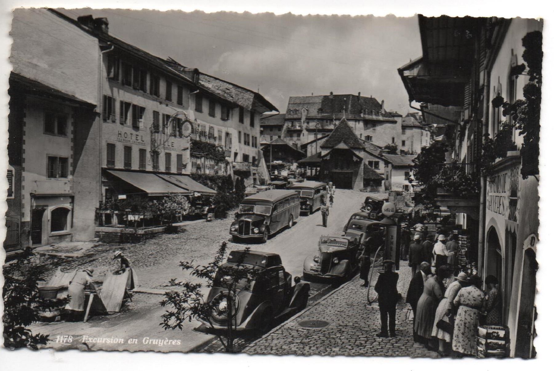 Cartoline postali: GRUYÈRES Hotel d Ville Oldtimer Auto Bus – Nuovo (secondo la descrizione) da Jona venduto da philajona