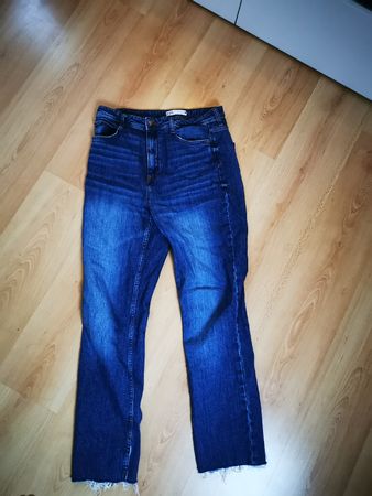 Zara Jeans Gr. 40, neuwertig, super Zustand für Frühling!