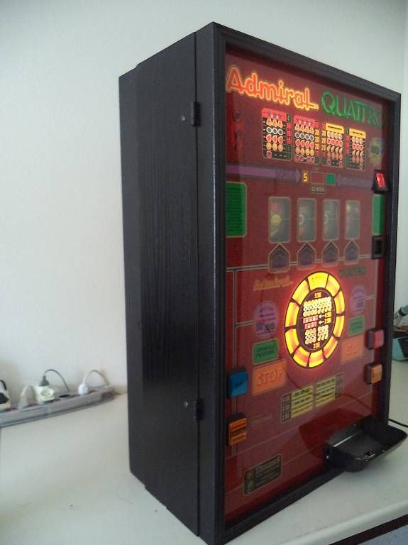 Slot Machine: roter Admiral QUATTRO 20 – Usato da Adlikon b. Regensdorf venduto da Max3 1