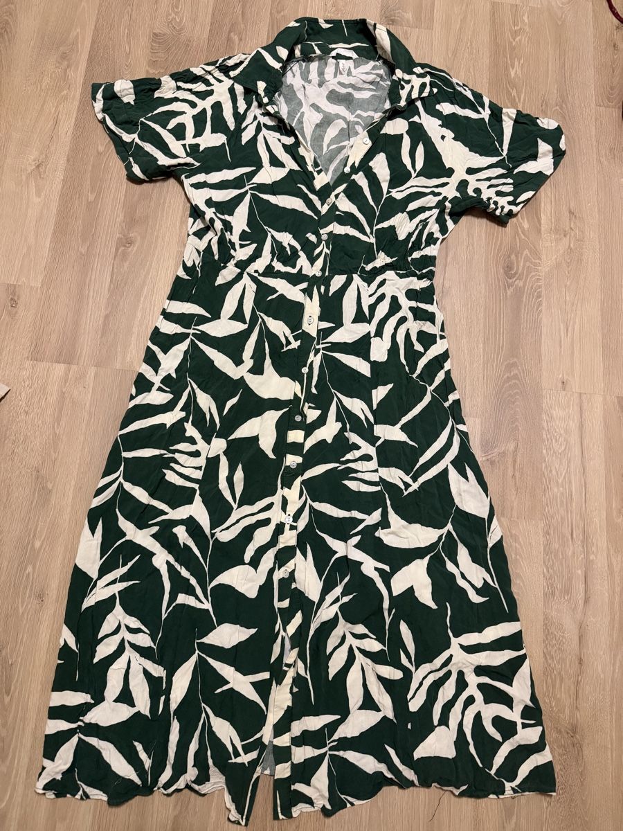 Kleider: Kleid mit Blattmuster kurzarm Grösse M – Gebraucht aus Oberglatt ZH von eve_6nj8