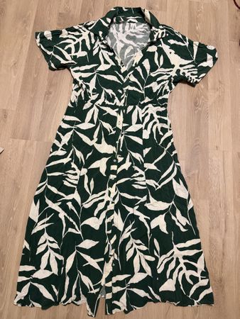 Kleid mit Blattmuster kurzarm Grösse M