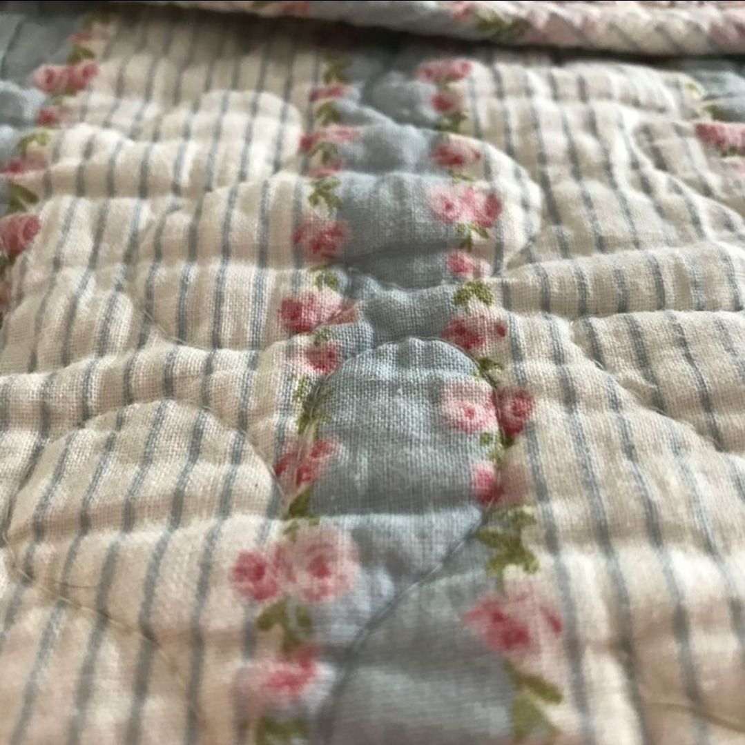 Coperte: Tagesdecke mit Rosenmuster  – Nuovo (secondo la descrizione) da Weggis venduto da bdrm48 4