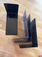 Buchstützen aus Metall