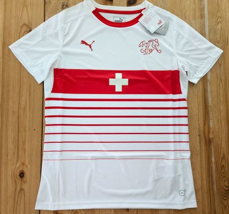 Trikot Schweiz Puma Grösse M NEU Schweizer Fussball Nati
