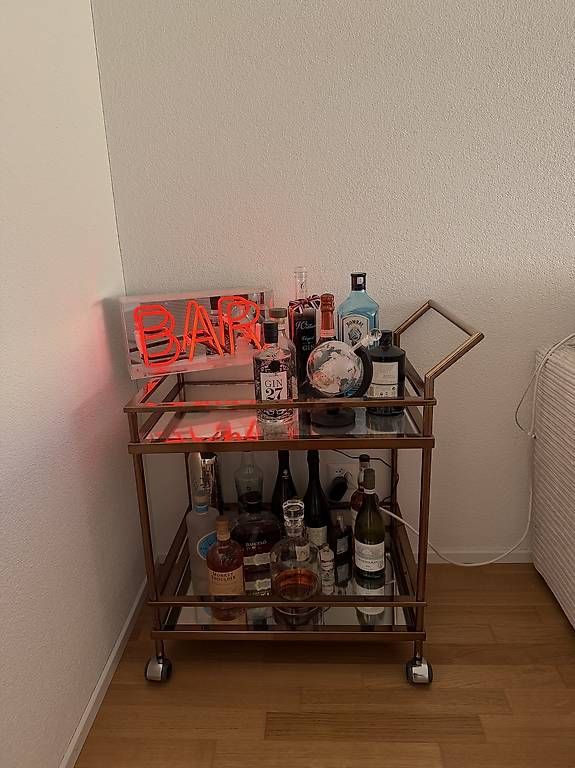 Servierwagen: Servierwagen / Bar – Gebraucht aus Niederwangen BE von taygun
