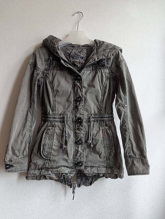 Khujo Jacken: Khujo Jacke Gr. S, top Zustand – Gebraucht aus Chur von Ronja777