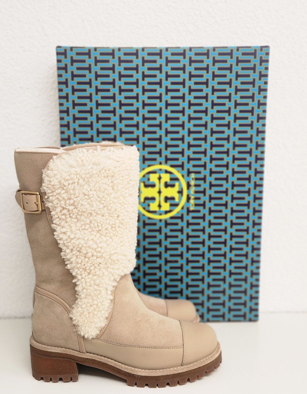 Tory Burch Herrenschuhe: Tory Burch Lammfell Stiefel Gr. 37 NEU! – Neu und originalverpackt aus Wollerau von CH8832 6
