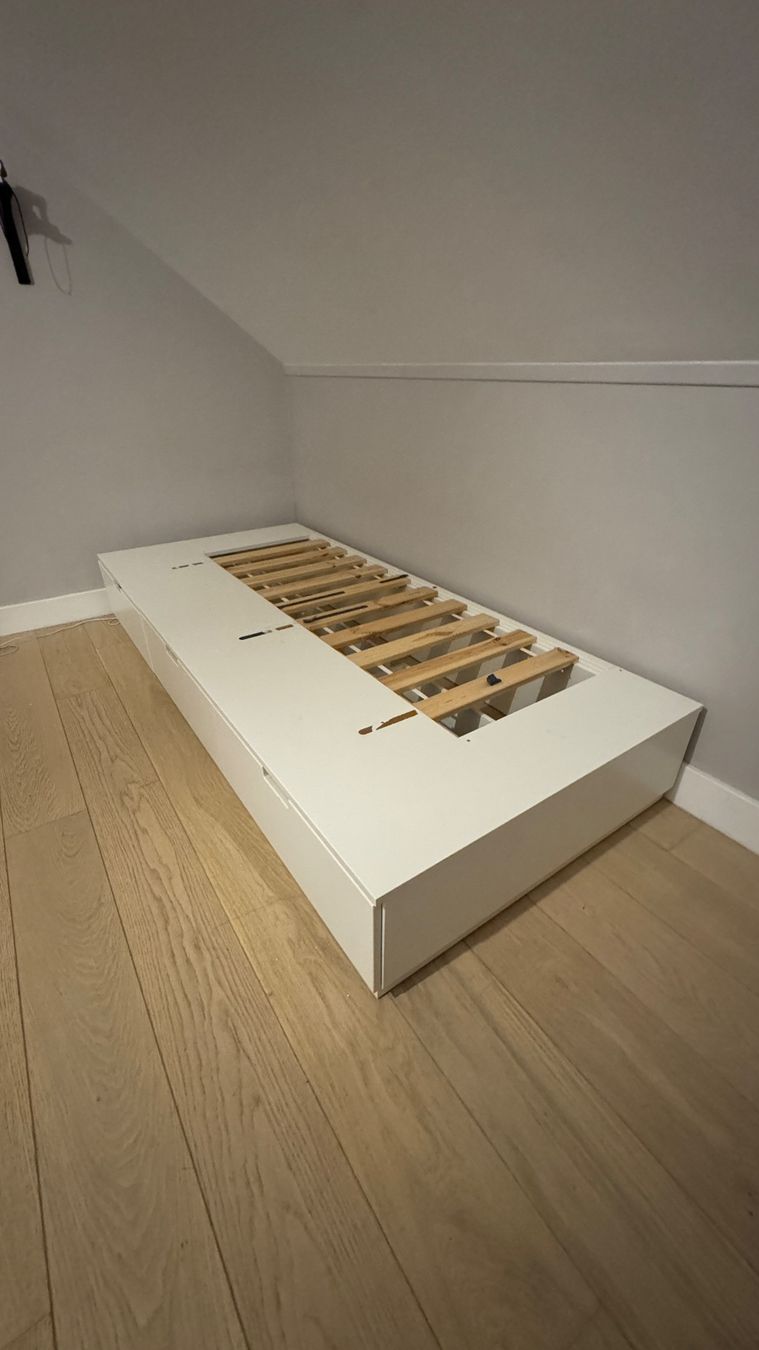 Ikea Letti: IKEA Bett mit Schubladen- MUSS bis 20.10 weg – Usato da Buckten venduto da H_wyss1987 1