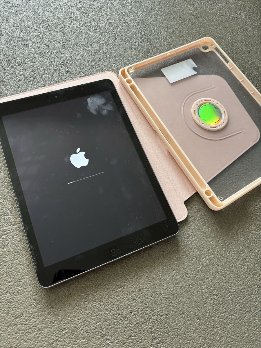 Apple Tablet PC: Apple iPad A1474 + coque – Usato da Martigny venduto da lovejess 3