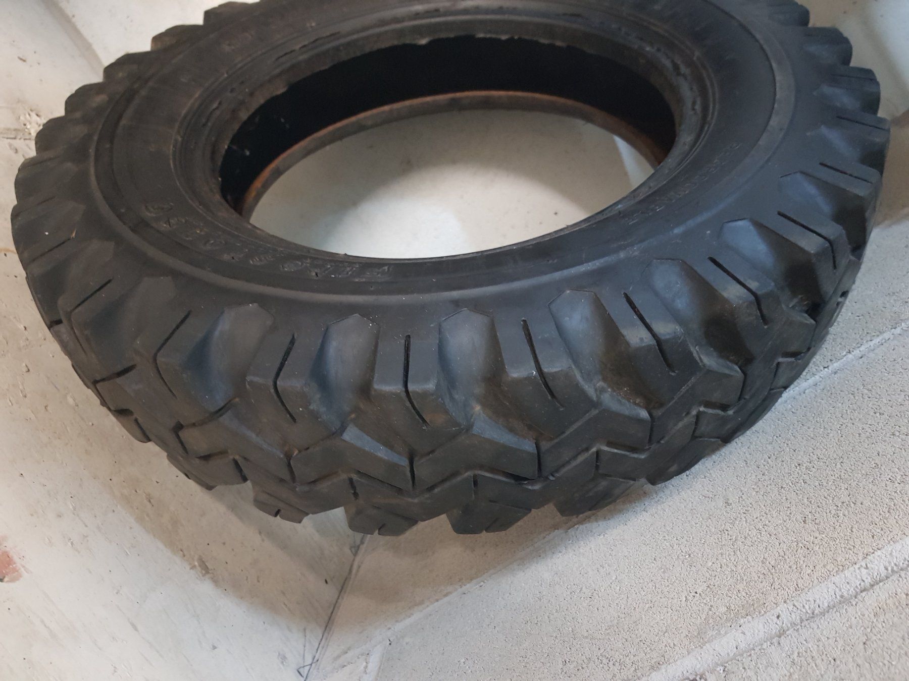 Altro in Scrittura & Disegno: Firestone Super All-Traction Reifen 6.00-16C Oldtimer – Usato da Cadro venduto da davidedolcevita 2