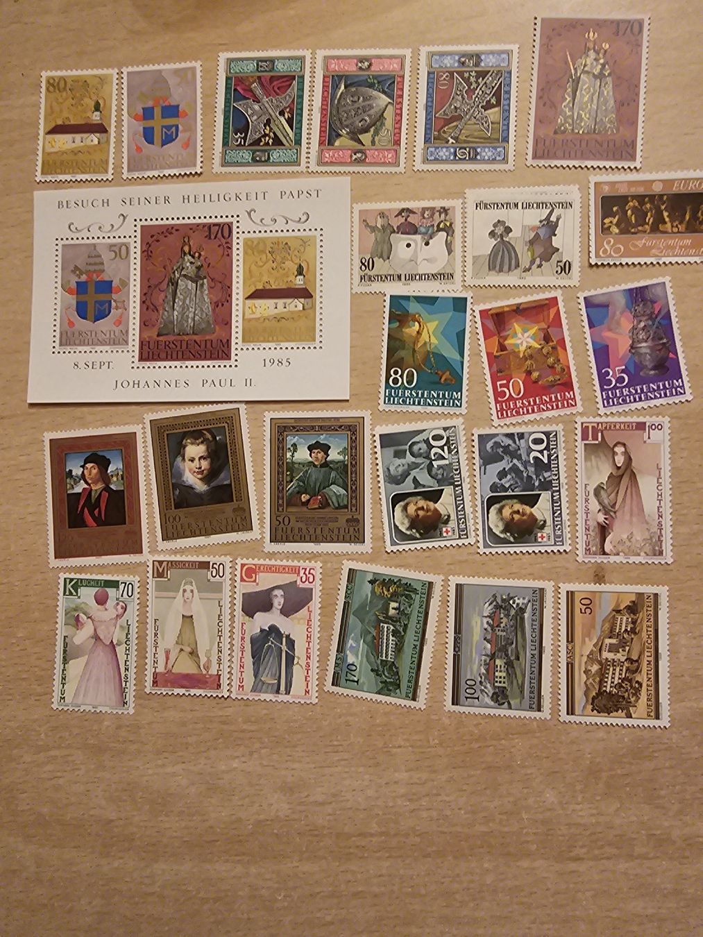 Tutti i francobolli: timbres liechtenstein – Nuovo (secondo la descrizione) da Yverdon-les-Bains venduto da mancheacoulles